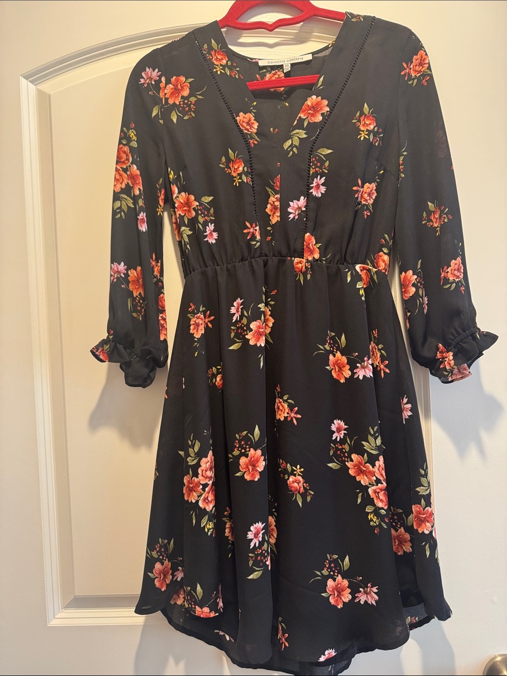 Floral Sleeved Dress asymmetrical back XS Small EUC